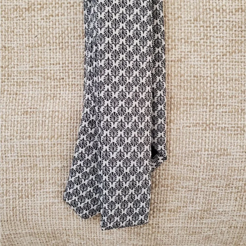 Bar III Slim Conroy Neat Botanical Tie